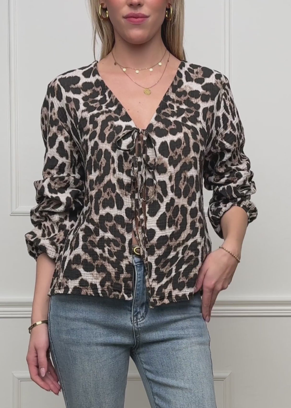 Musselin Blusenjacke mit Bindebänder in Leo-Print - braun von SASSYCLASSY