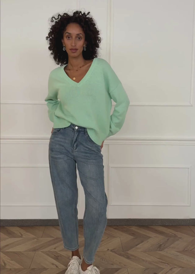 Oversized cotton jumper with deep V-neck - mint by SASSYCLASSY