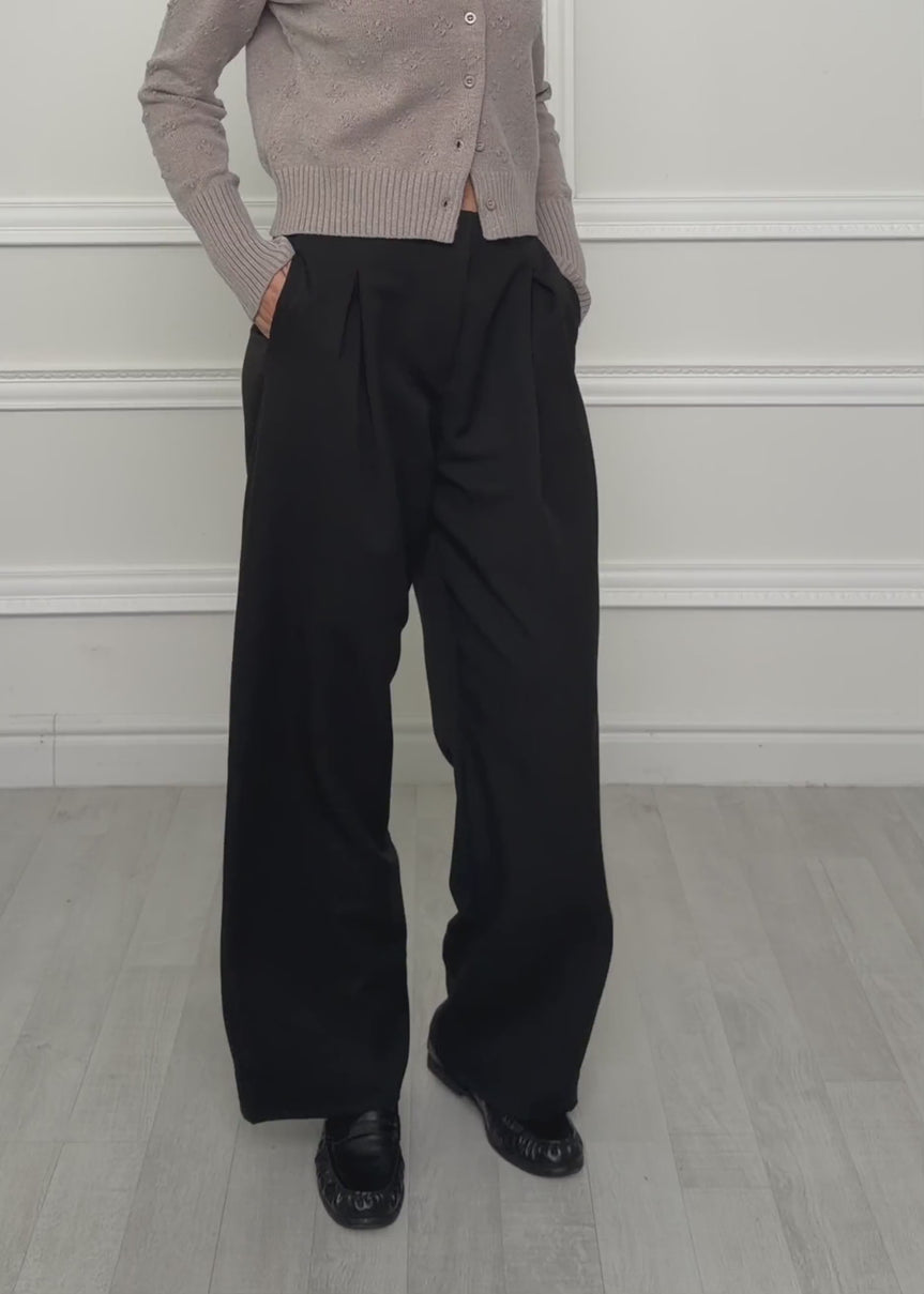 Schlupfhose mit Kellerfalte - schwarz