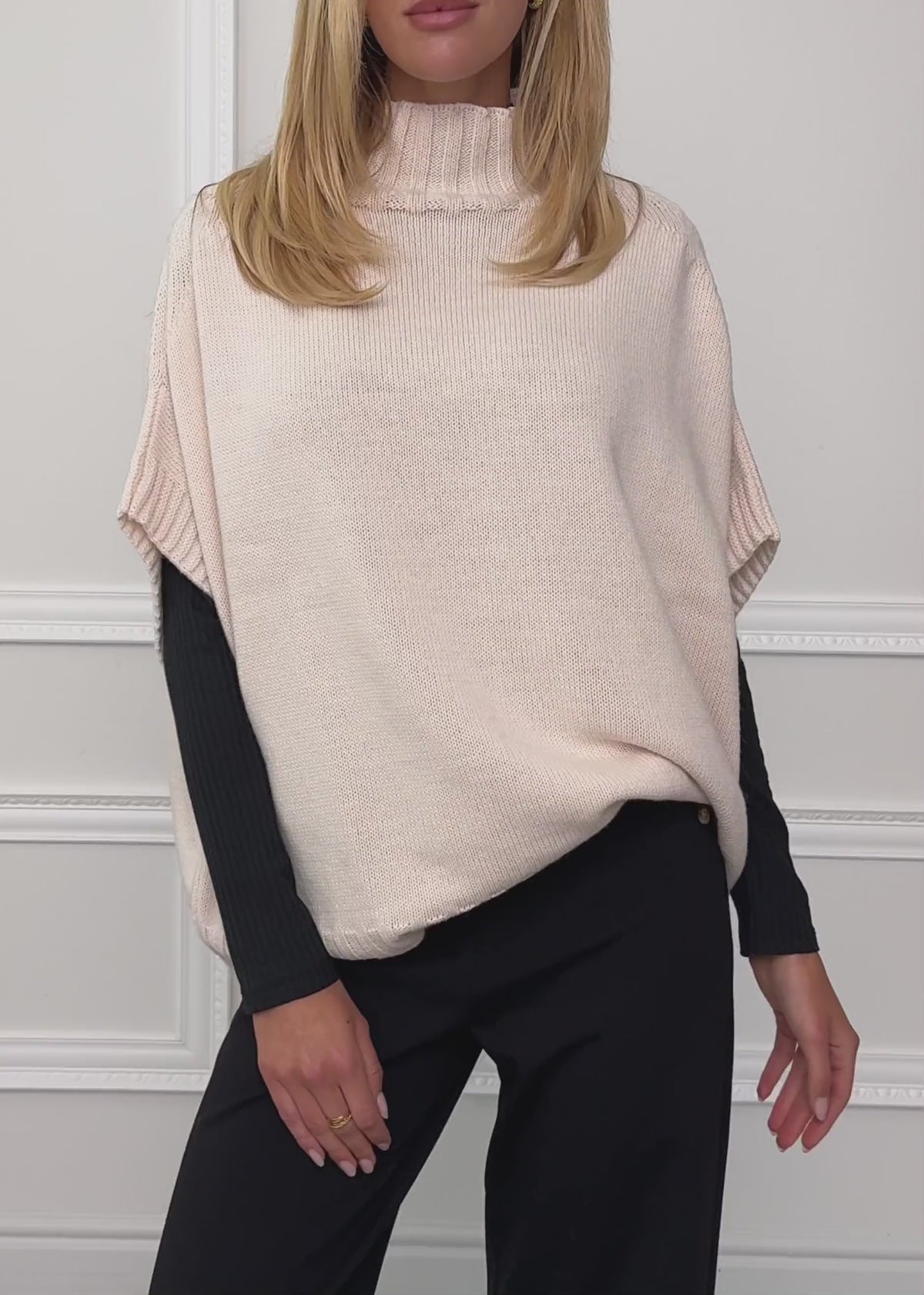 Oversized sleeveless jumper with roll neck - off-white by SASSYCLASSY