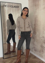 Elegante Strickjacke mit Streifenmuster - beige