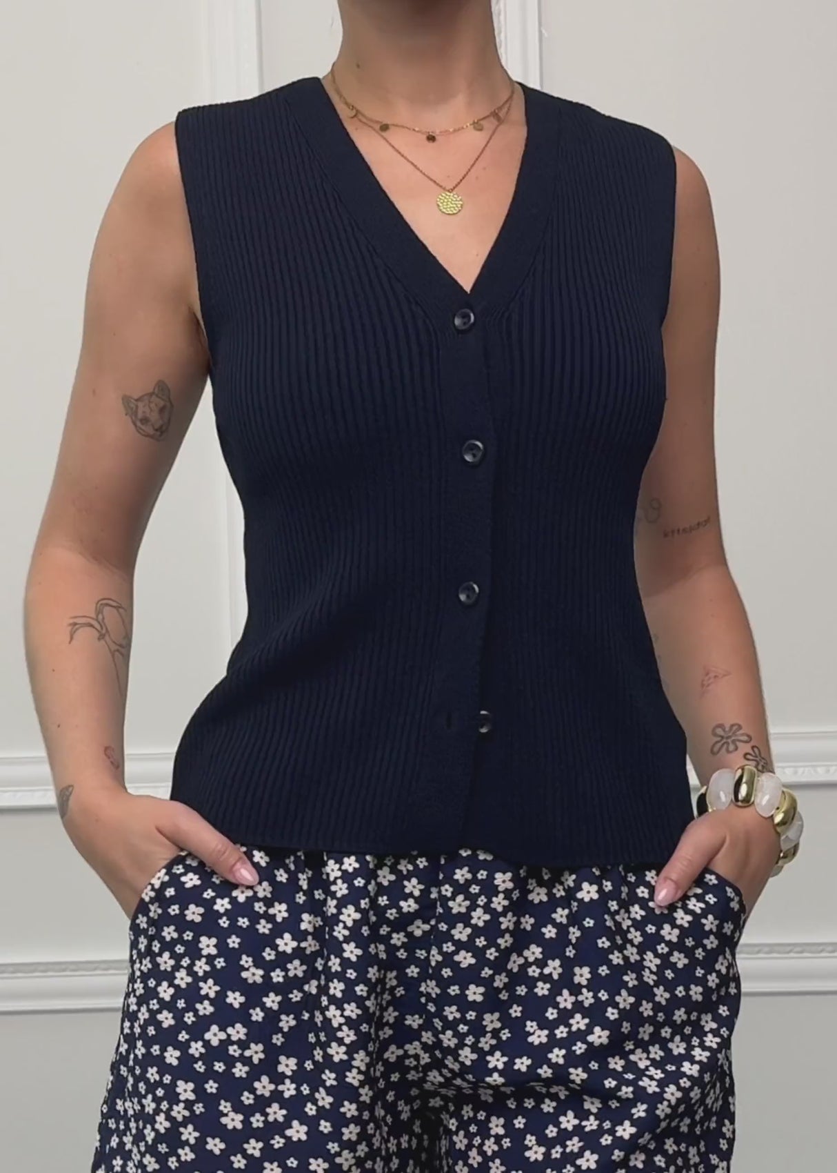 Strick-Top mit Knopfleiste - dunkelblau von SASSYCLASSY