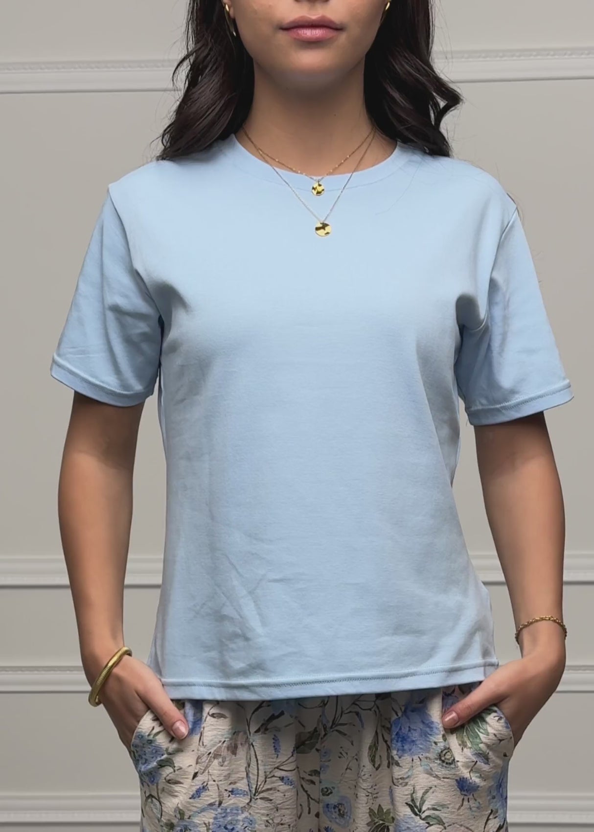 Rundhals T-Shirt - hellblau von SASSYCLASSY