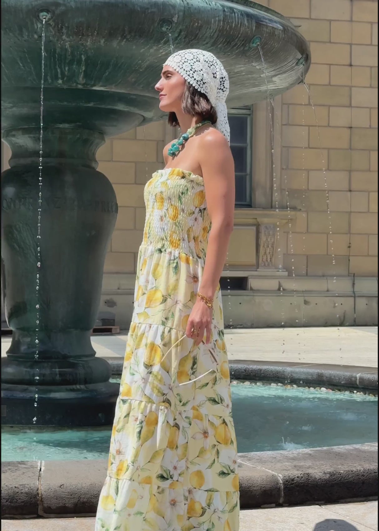 Gesmoktes Musselin Bandeau Kleid mit Lemon-Print - gelb von SASSYCLASSY