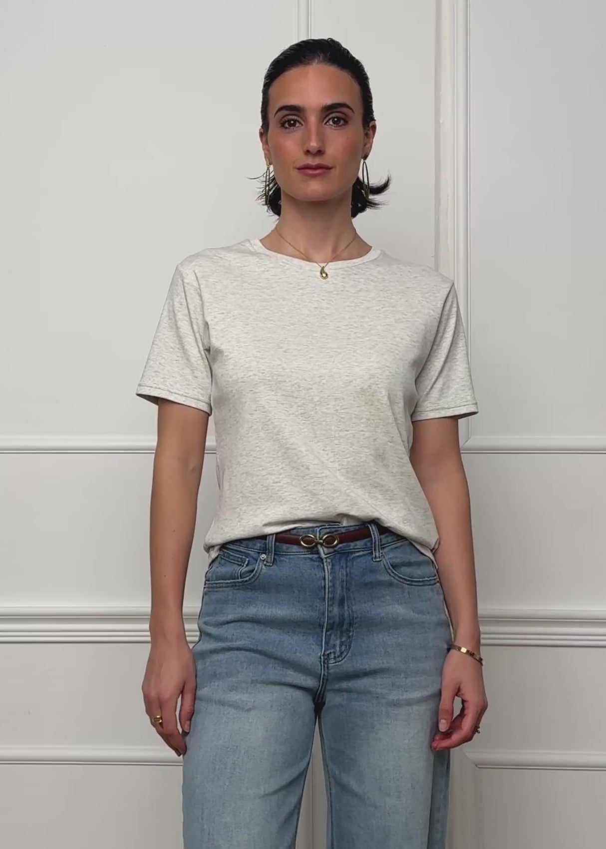 Rundhals T-Shirt - grau von SASSYCLASSY