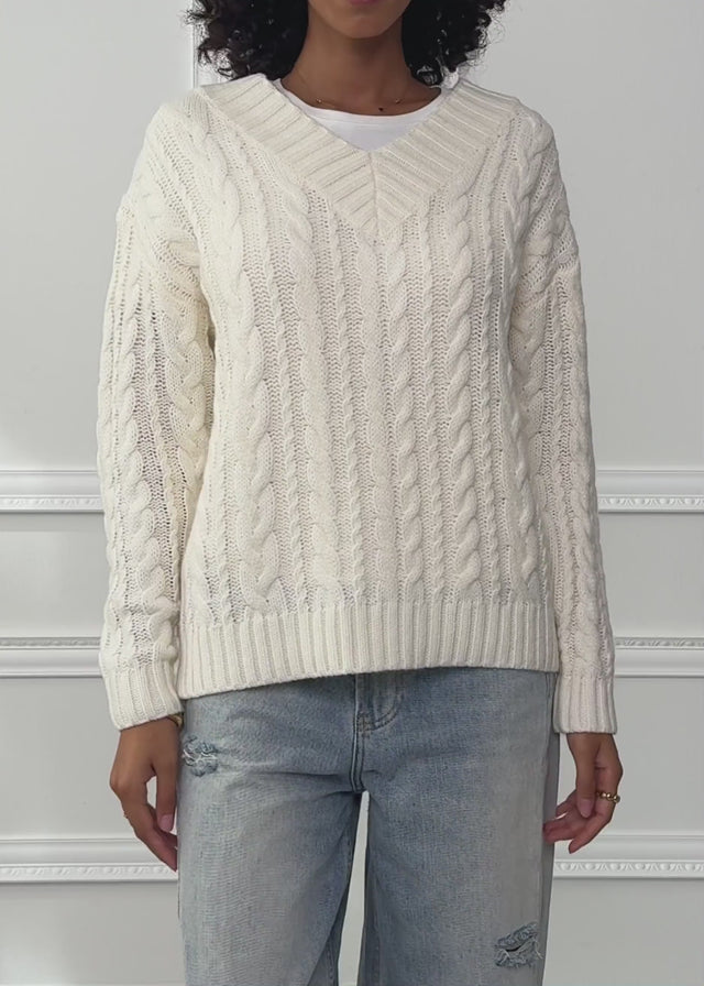 Zopfstrickpullover mit V-Ausschnitt - offwhite von SASSYCLASSY