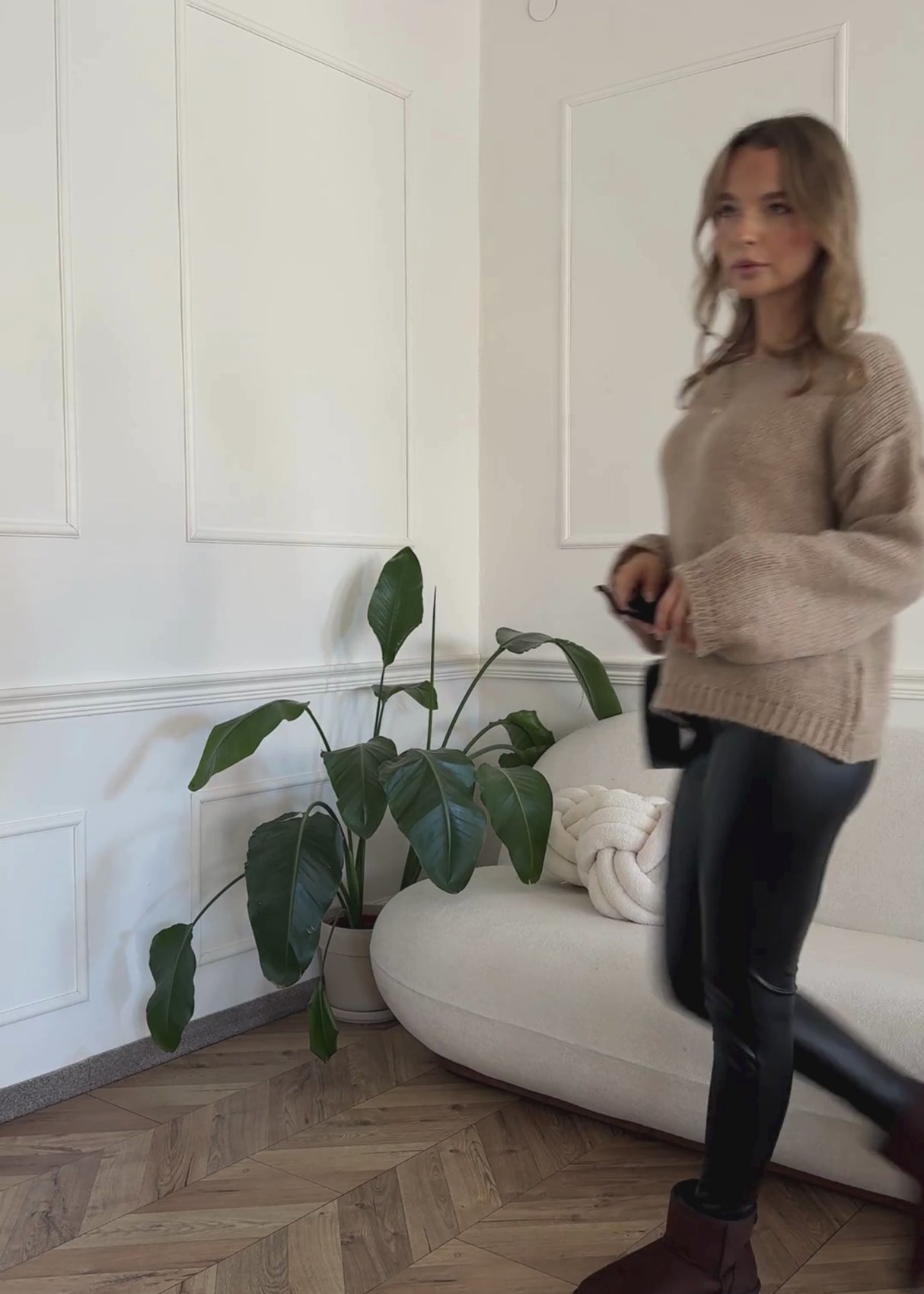 Oversize-Pullover mit Rundhalsausschnitt - taupe