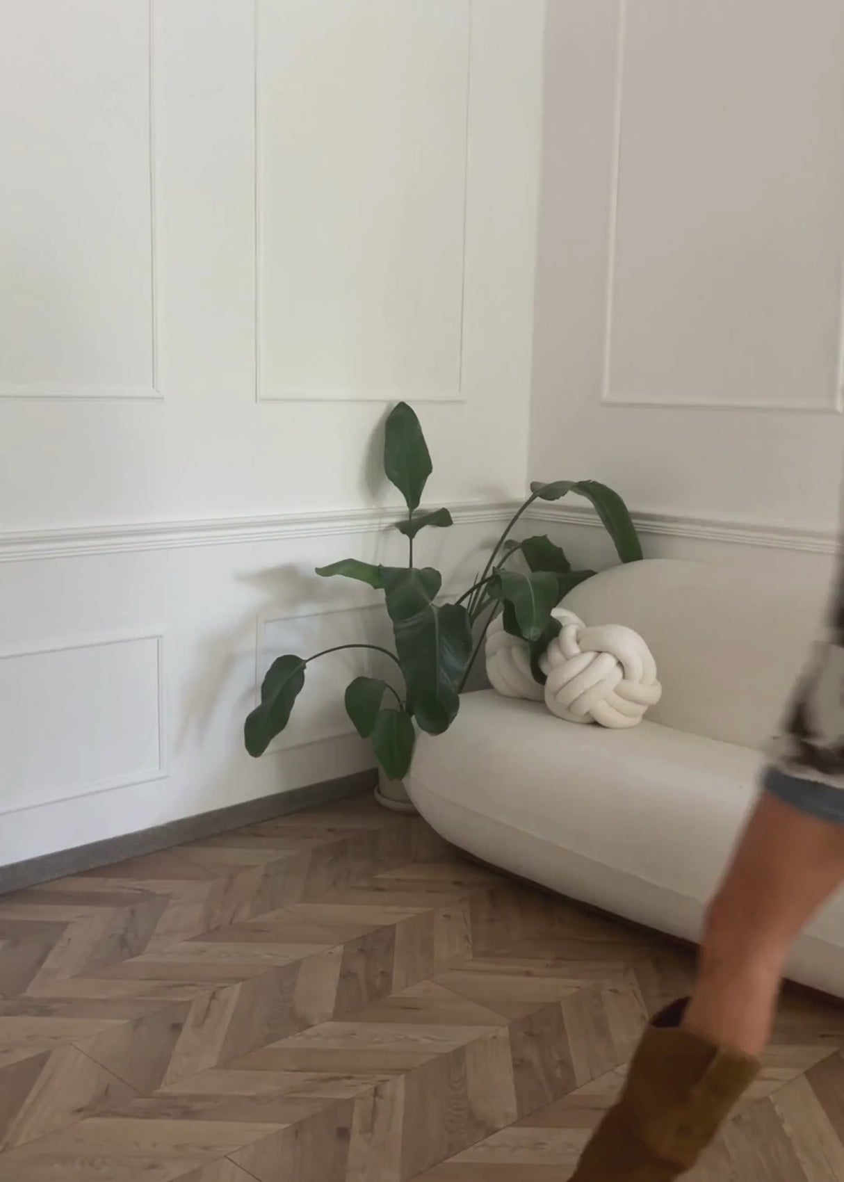 Muslin blouse with short sleeves in cow print - brown