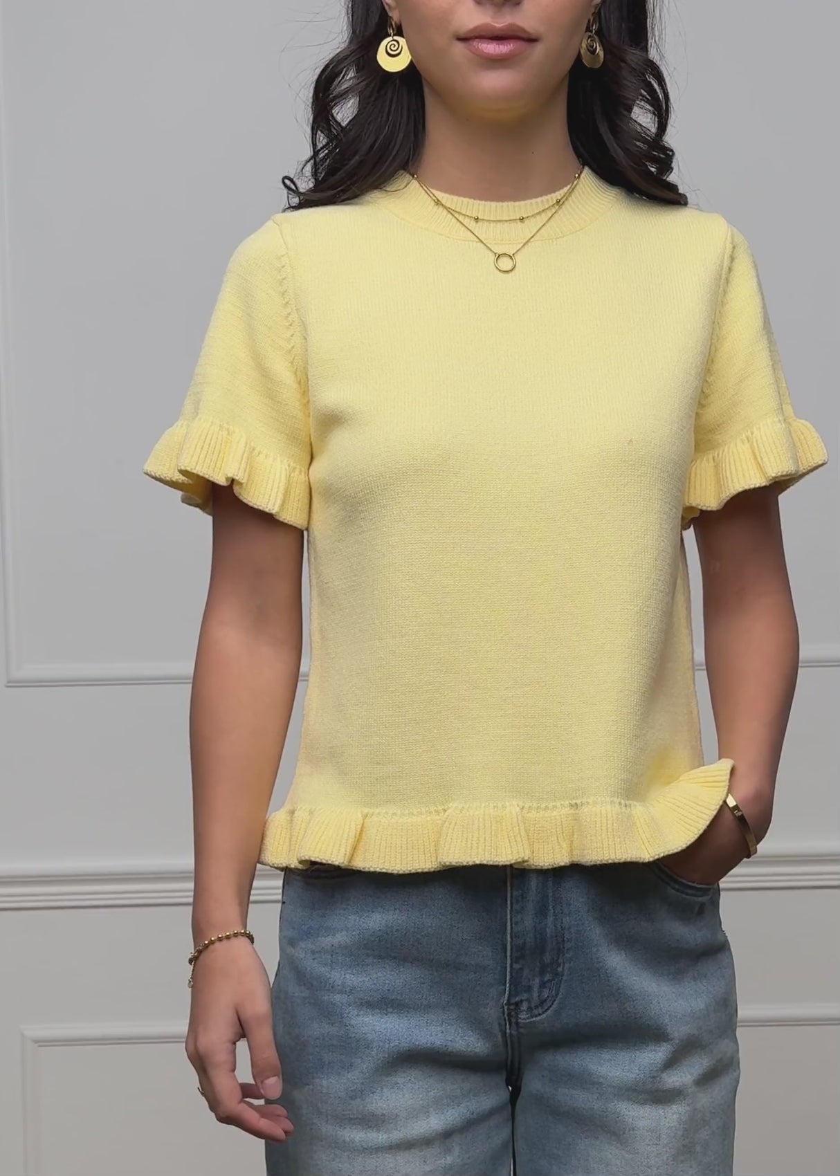 Kurzarm-Pullover mit Volants - buttergelb von SASSYCLASSY