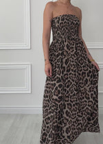 Gesmoktes Musselin Bandeau-Kleid mit Leo-Print - braun