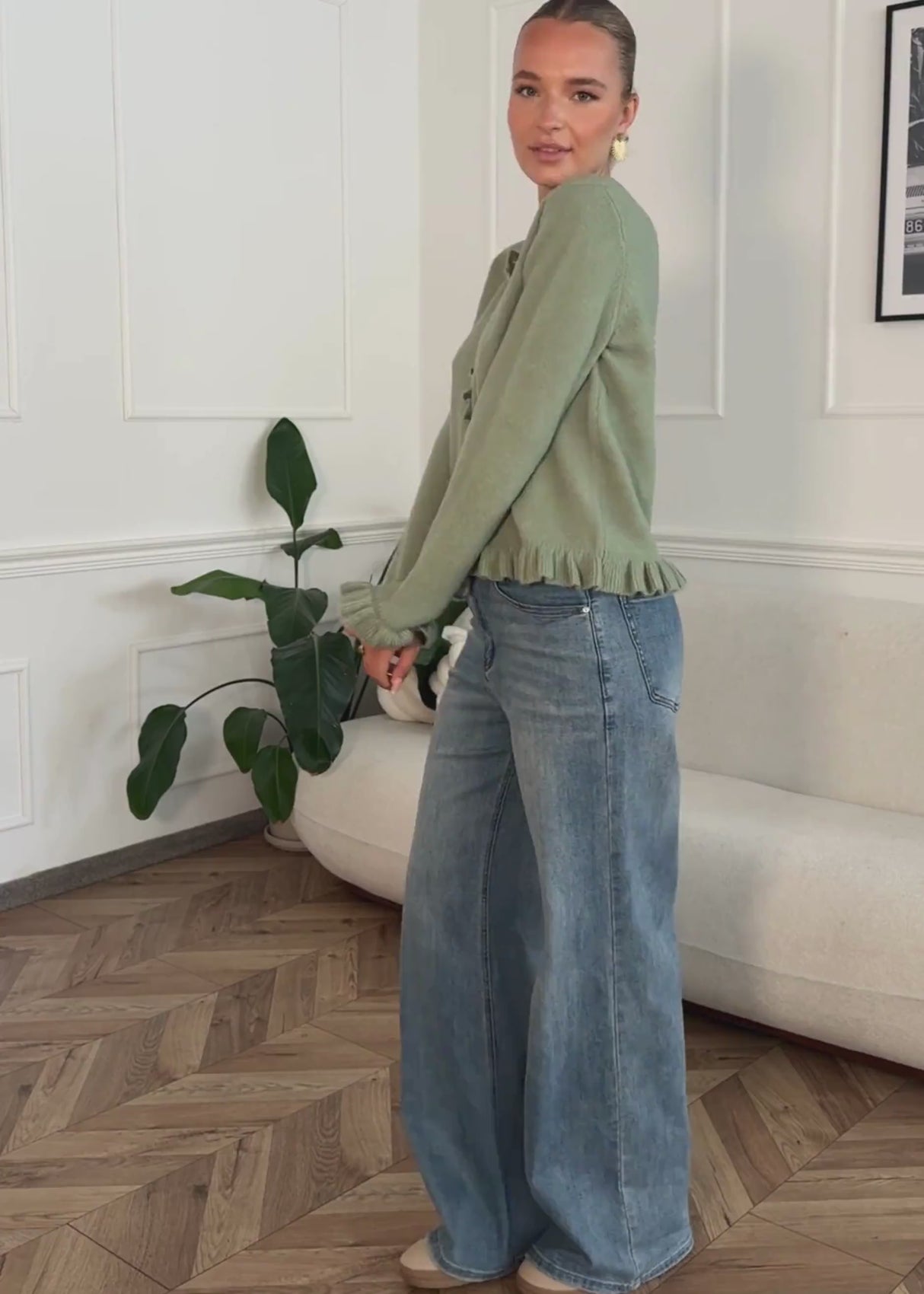 Cardigan with ruffles - sage green