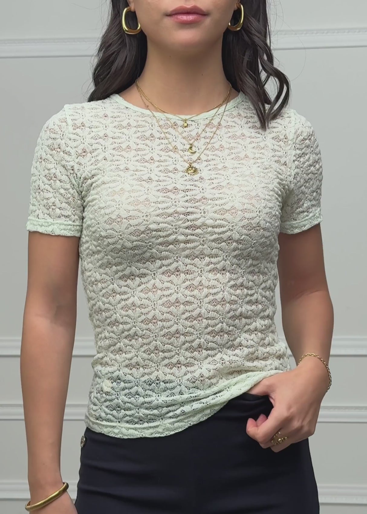 T-Shirt aus floraler Spitze - salbeigrün von SASSYCLASSY