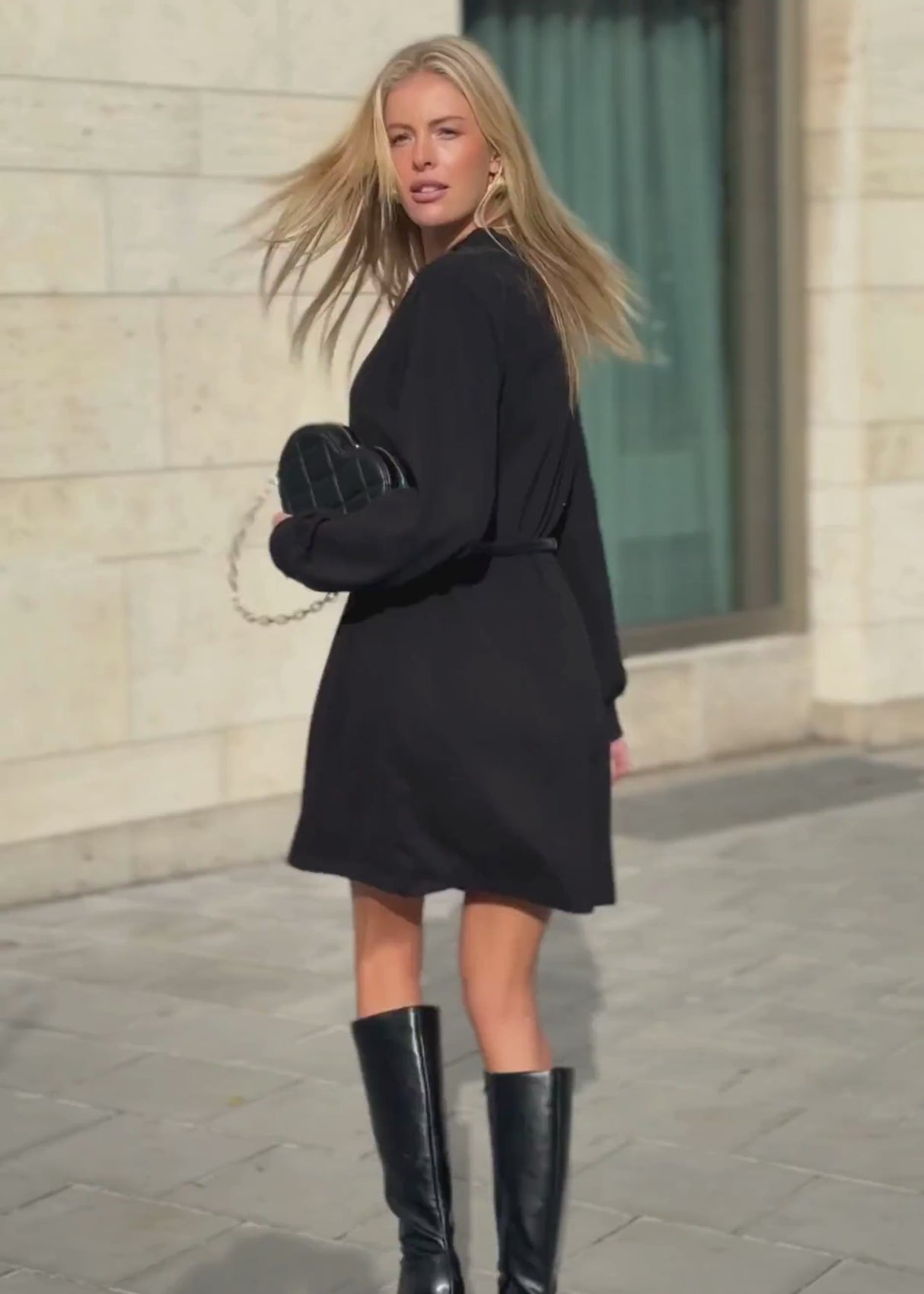 Sweatkleid mit Stehkragen - schwarz