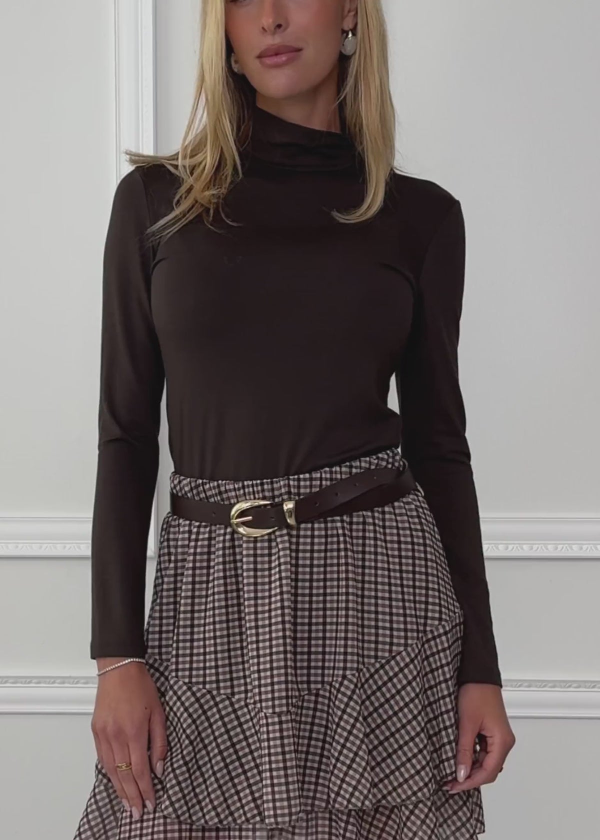Long-sleeved top with roll neck - brown by SASSYCLASSY