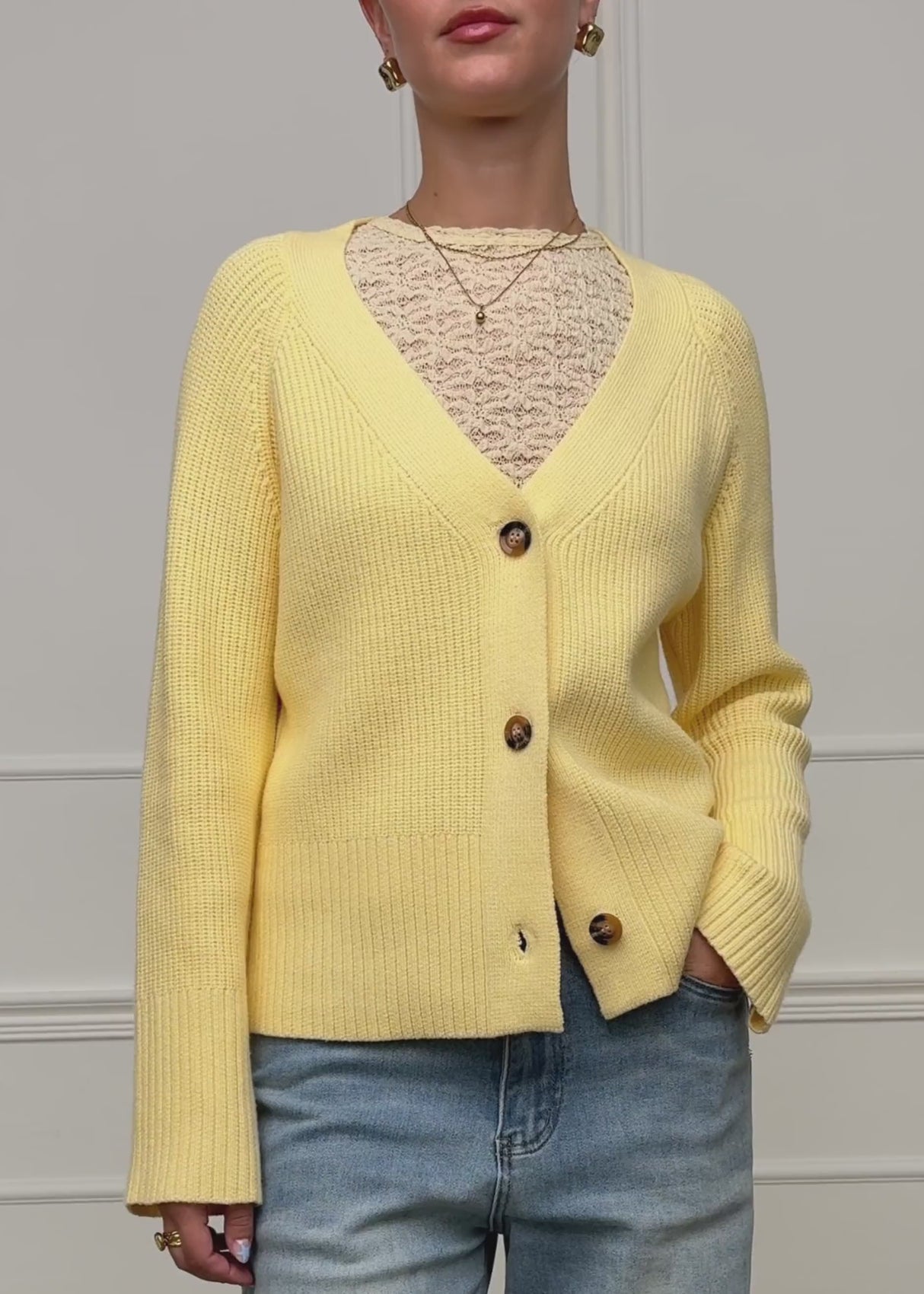 Ribbed cardigan with V-neck - butter yellow