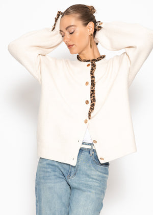 Cardigan mit Rüschen im Leo-Print - offwhite