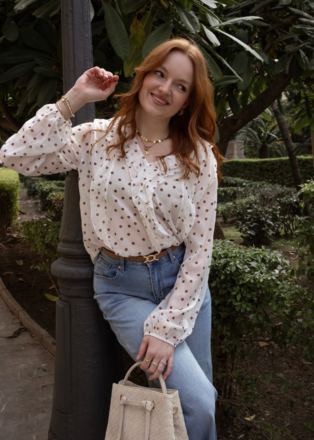 Chiffon Bluse mit Volants und Punktemuster - offwhite