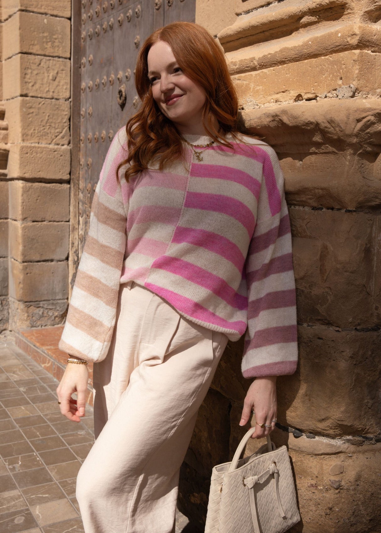 Fine knit sweater with striped pattern - pink