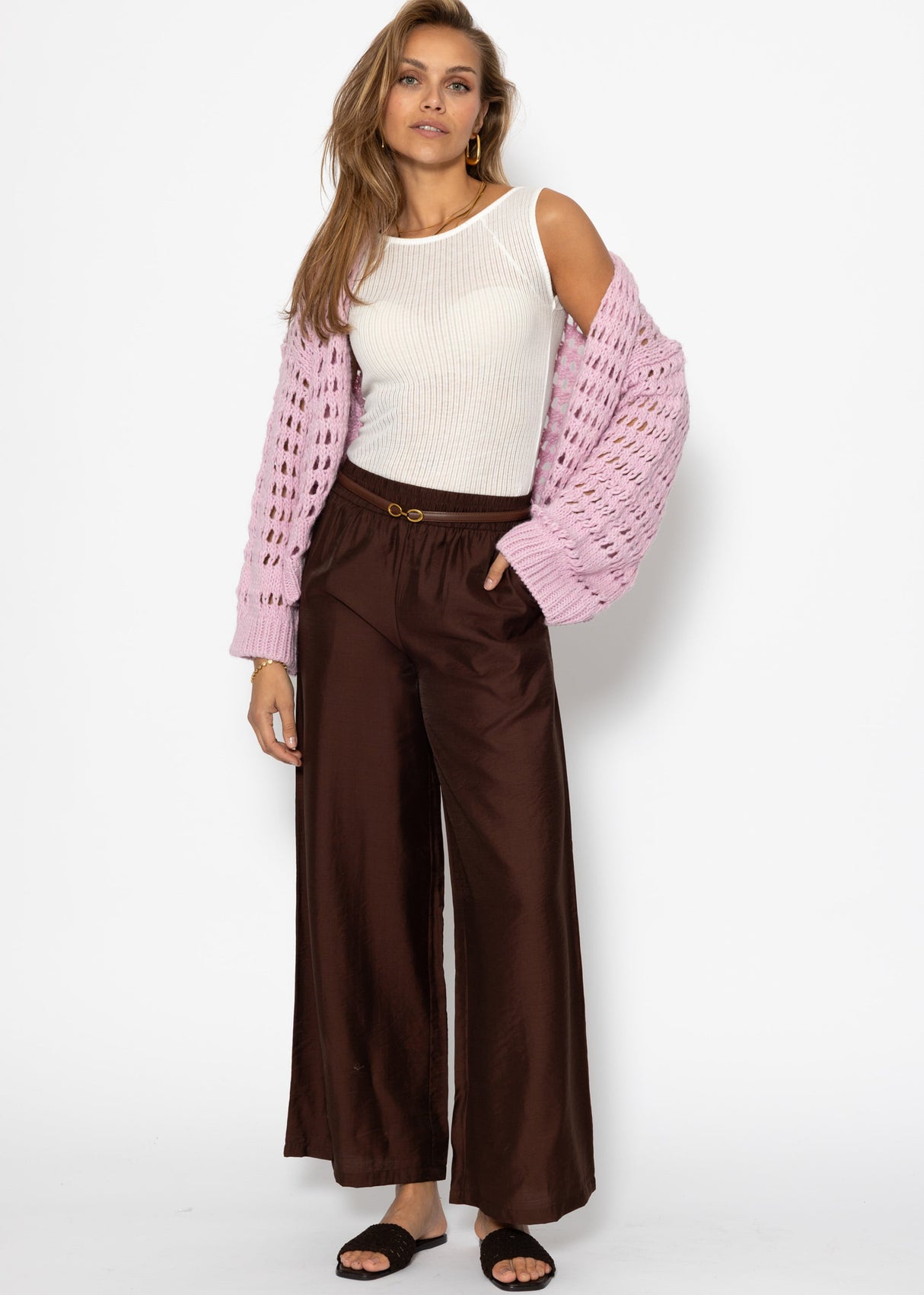 Glänzende Stoffhose mit geradem Bein - braun