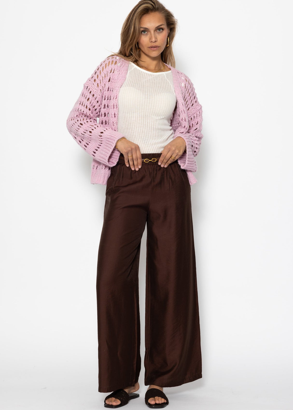 Glänzende Stoffhose mit geradem Bein - braun