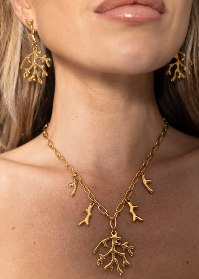 Necklace with coral charms - gold