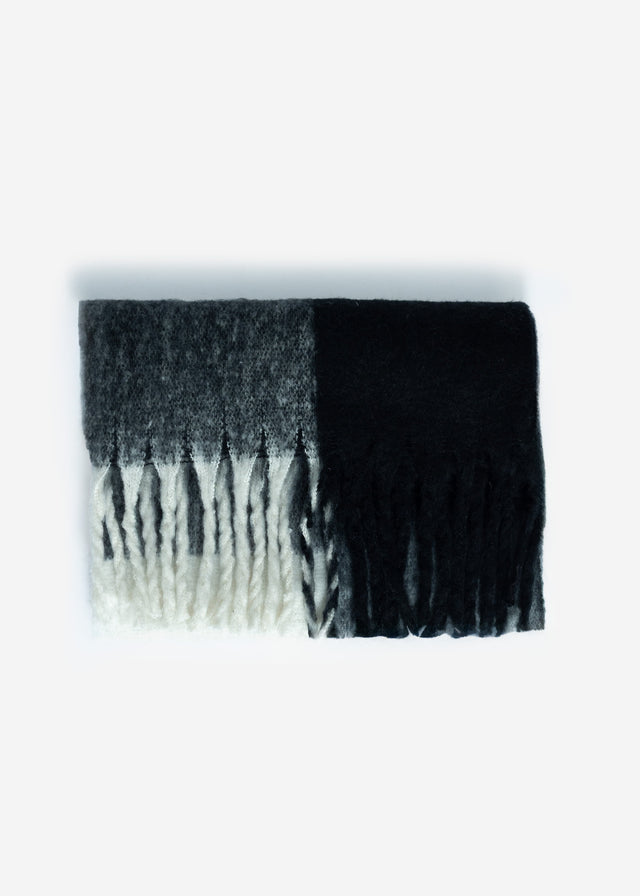 Checked fluffy scarf - black-white-grey