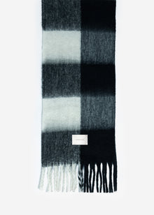 Checked fluffy scarf - black-white-grey