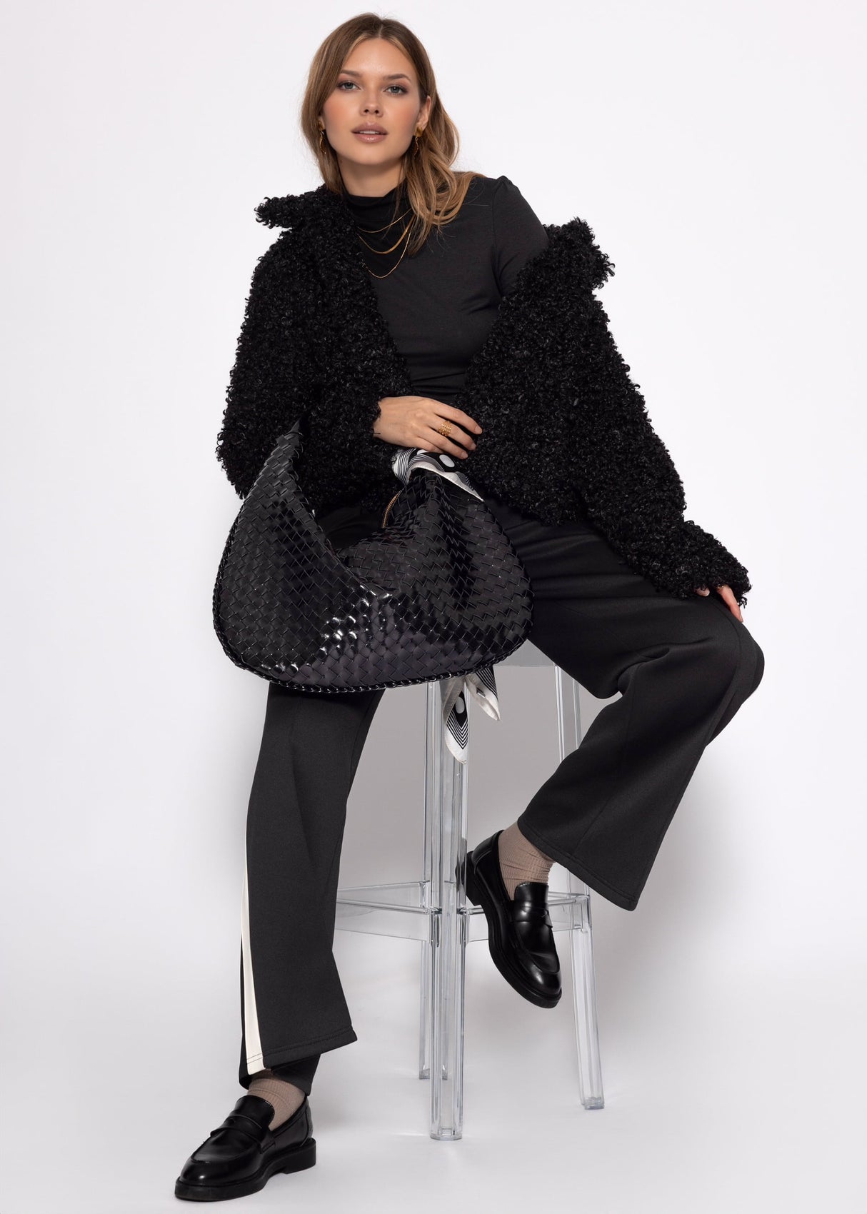 Long-sleeved turtleneck shirt - black