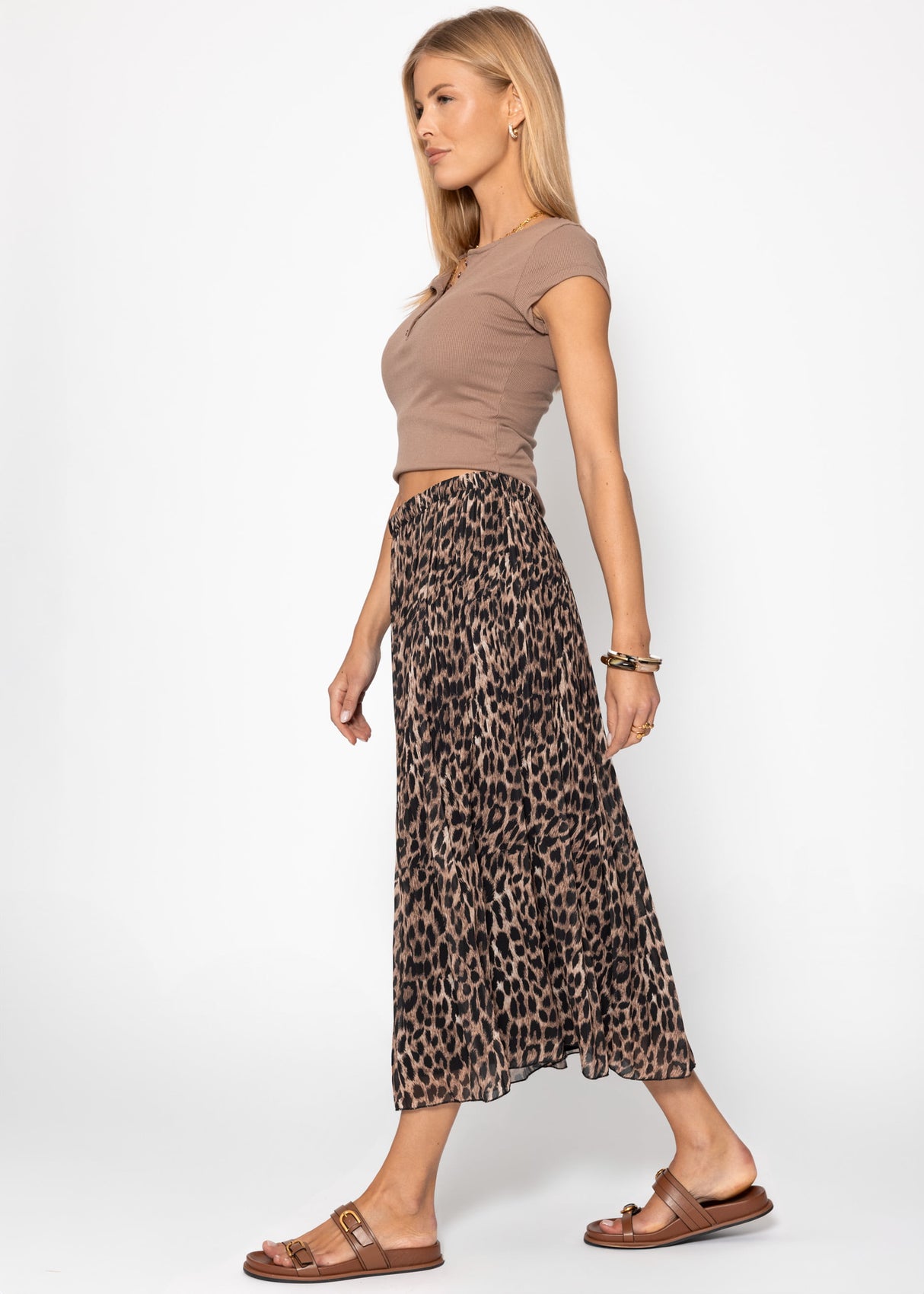 Langer Plissée-Rock aus Chiffon mit Leo-Print - braun
