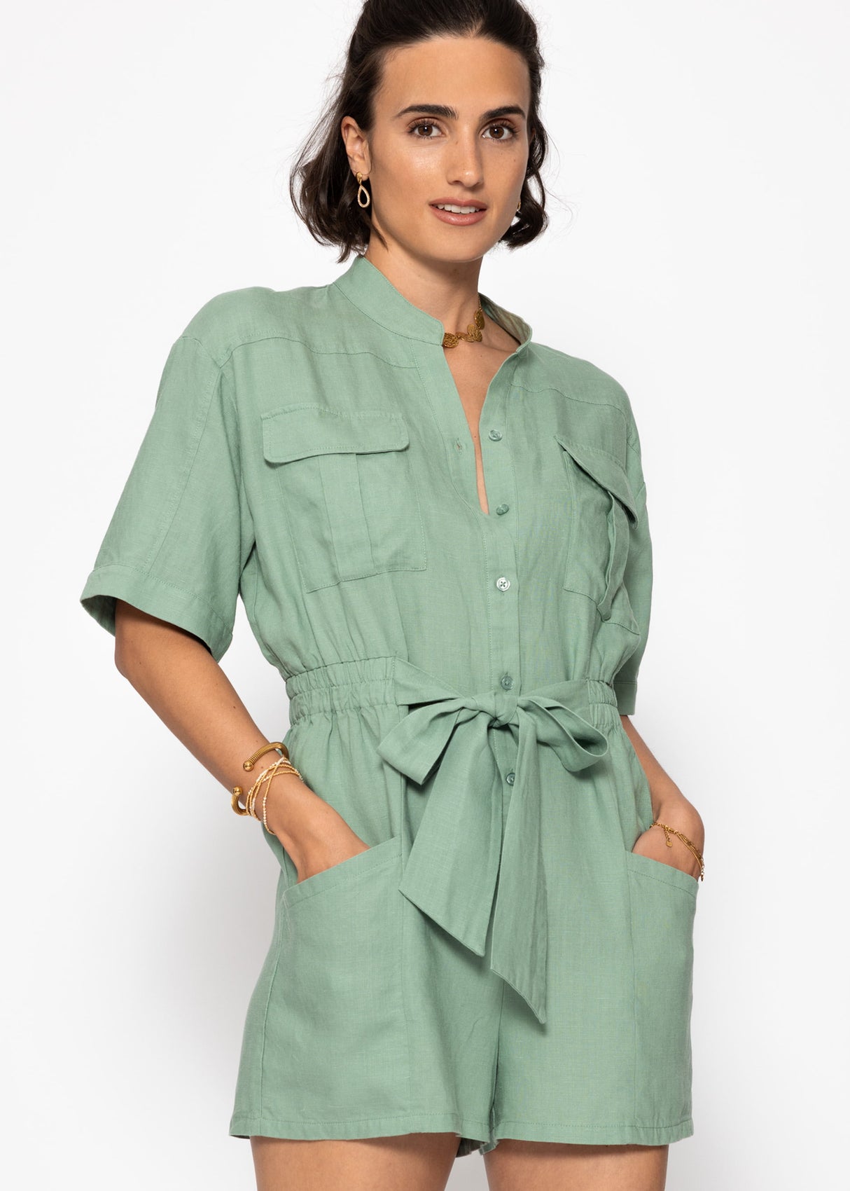 Leinenjumpsuit mit Bindegürtel - salbeigrün