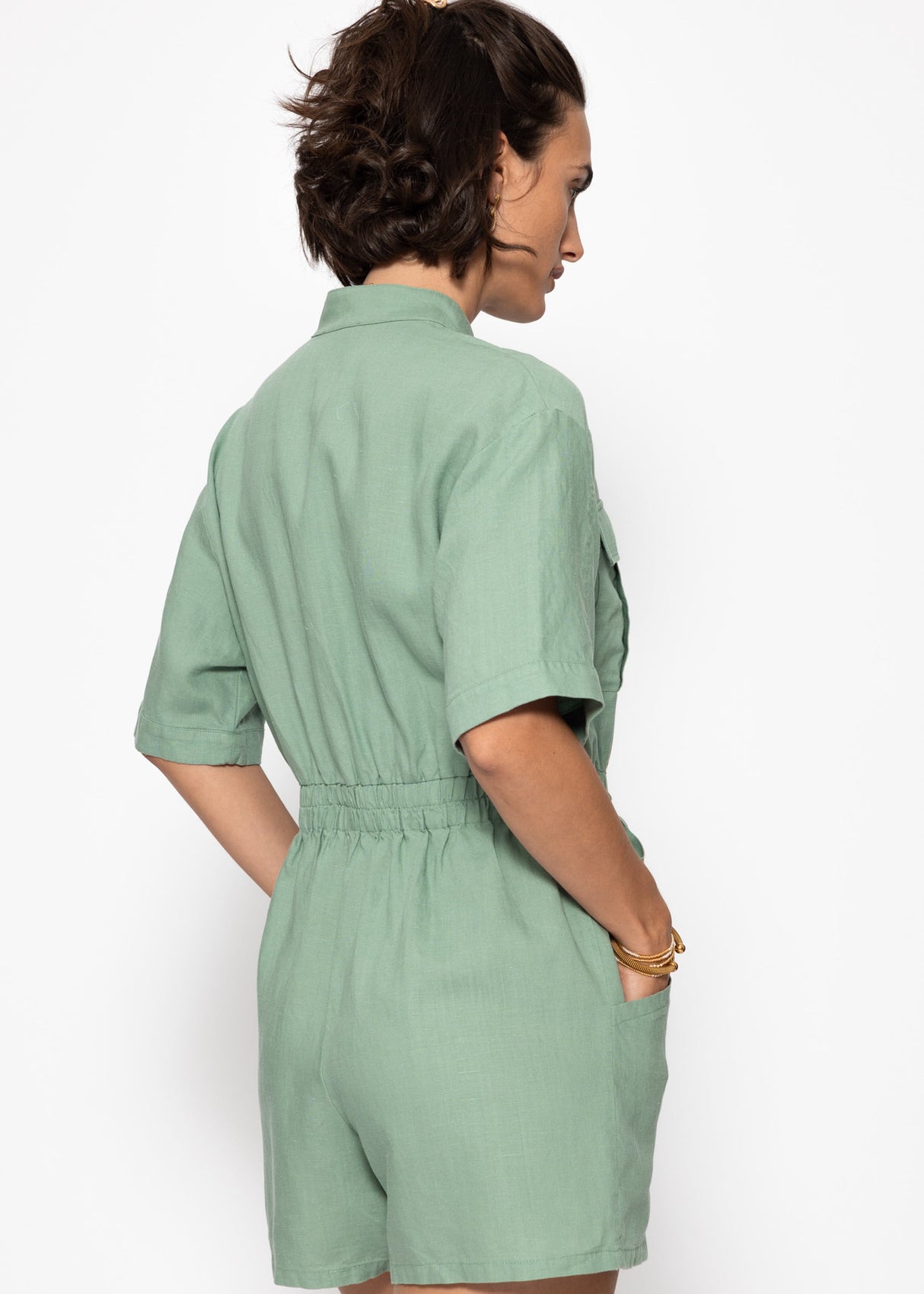Leinenjumpsuit mit Bindegürtel - salbeigrün