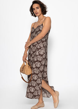 Maxi dress with V-neck and shell print - brown