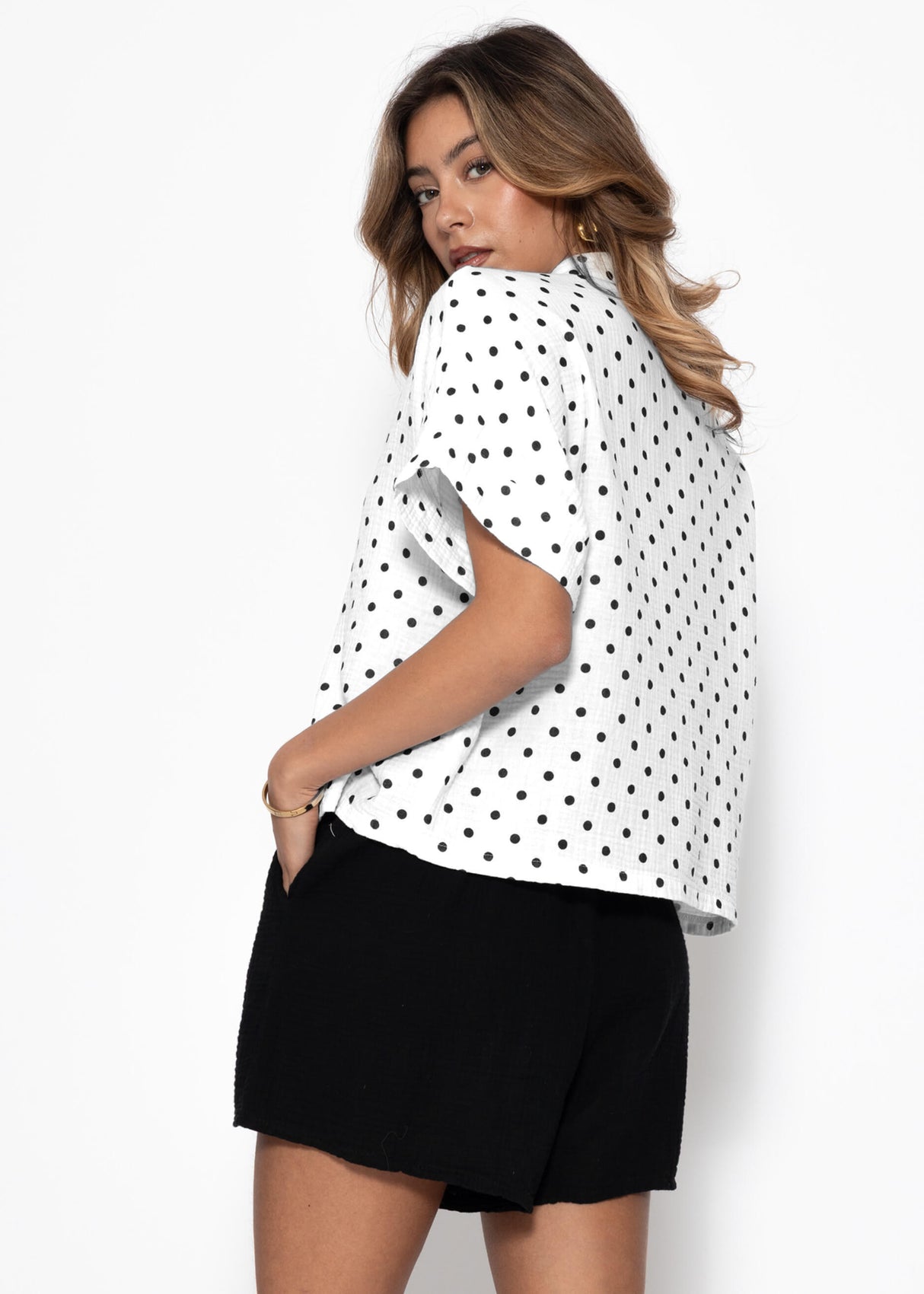 Kurzarm Musselin Bluse mit Punkten - weiß