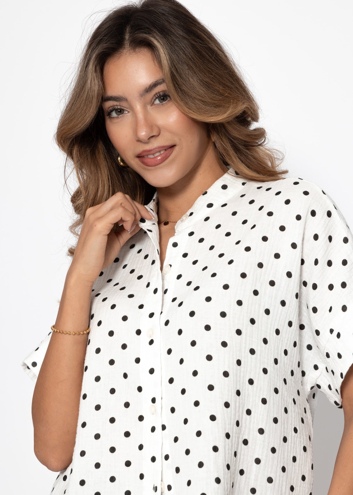 Kurzarm Musselin Bluse mit Punkten - weiß