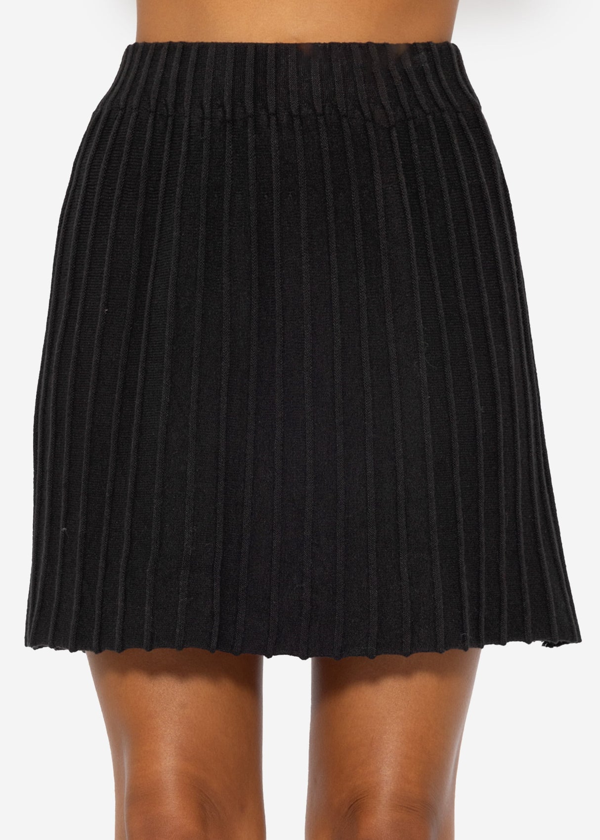 Pleated knit skirt - black