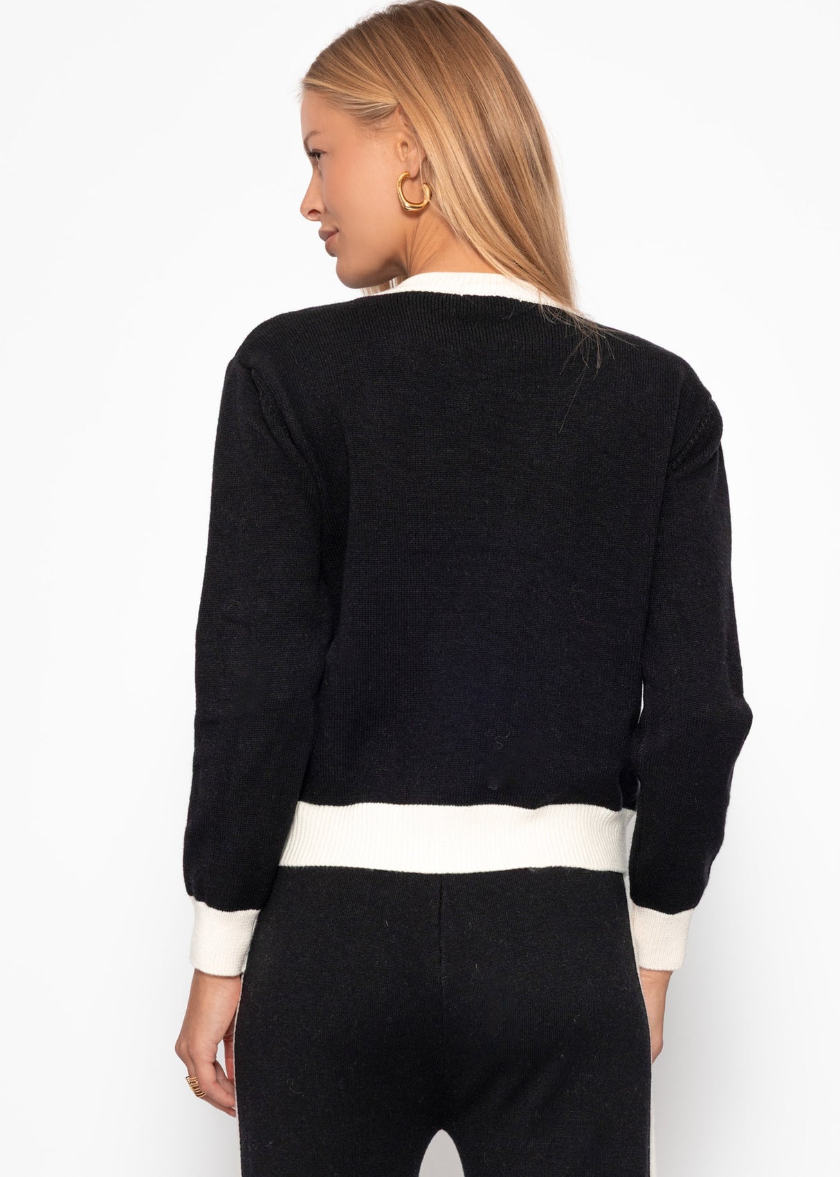 Pullover mit offwhite Bündchen-Details - schwarz