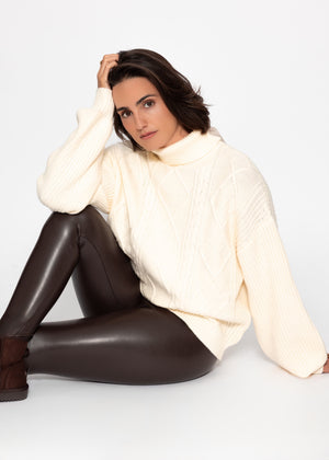 Rollkragenpullover mit Zopfmuster - vanillegelb