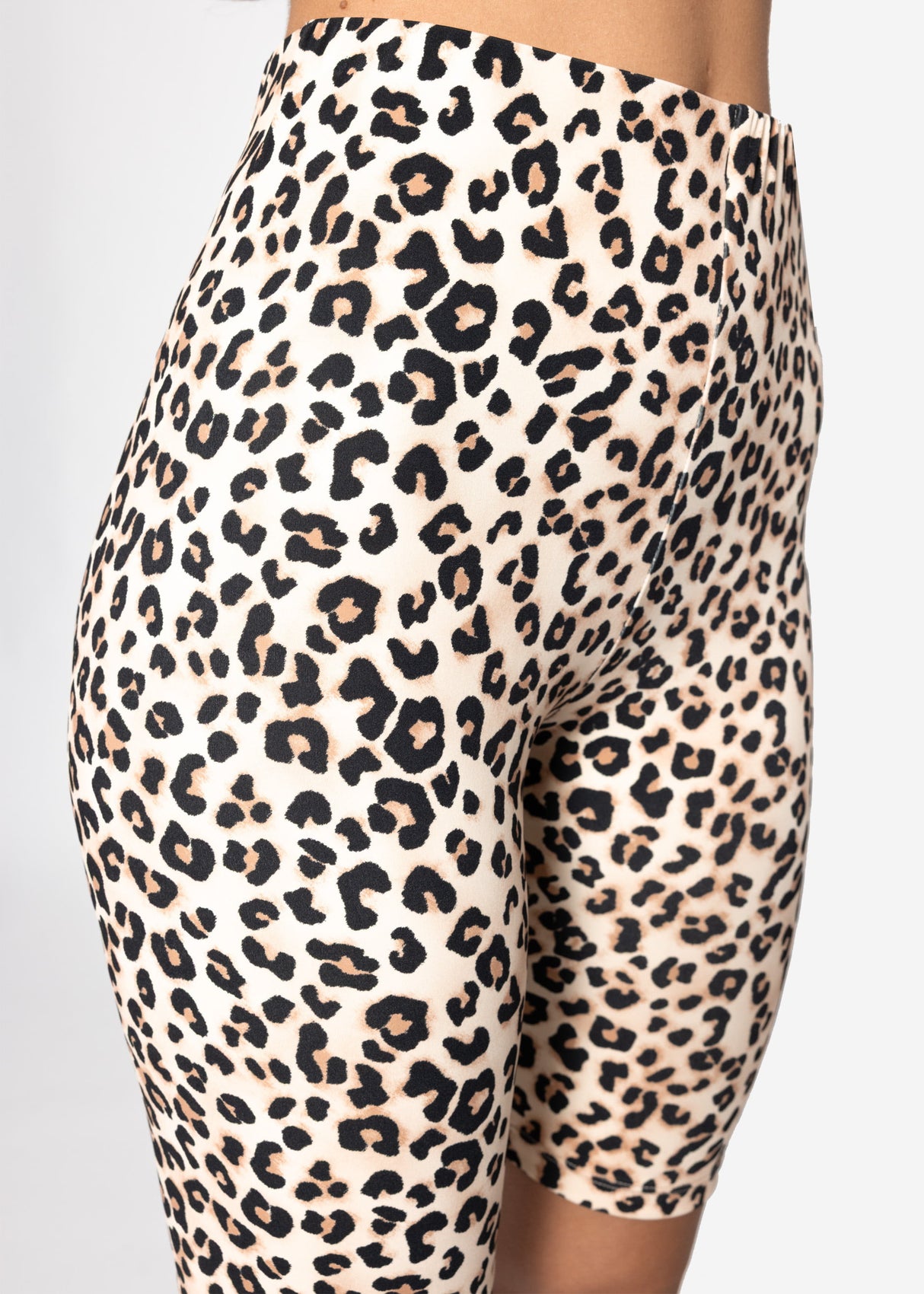 Sport cyclist trousers with leo -print - beige