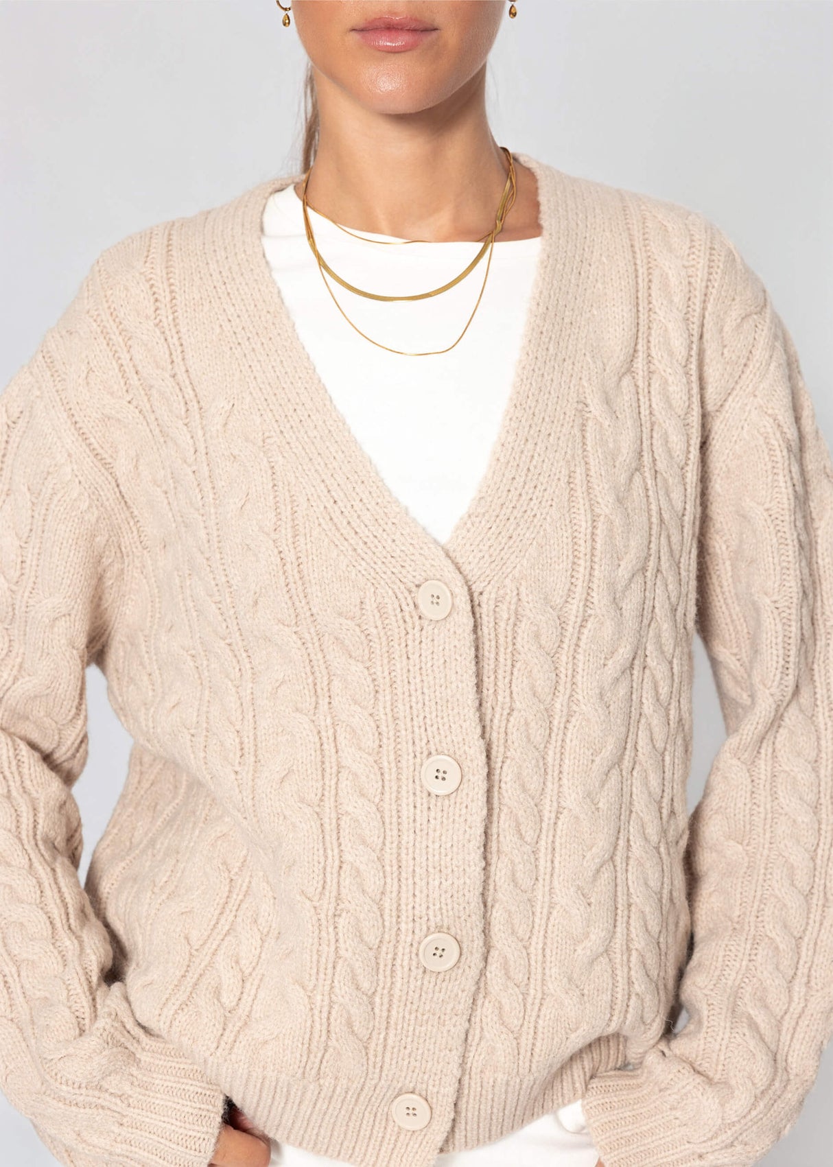 Strickjacke mit Zopfmuster - greige