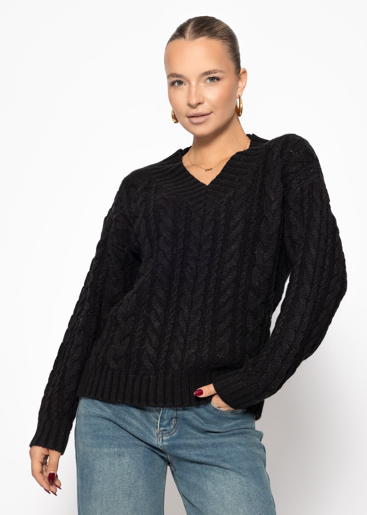 Zopfstrickpullover mit V-Ausschnitt - schwarz