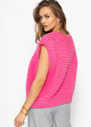 Ärmellose Strickweste mit strukturierten Schultern - pink