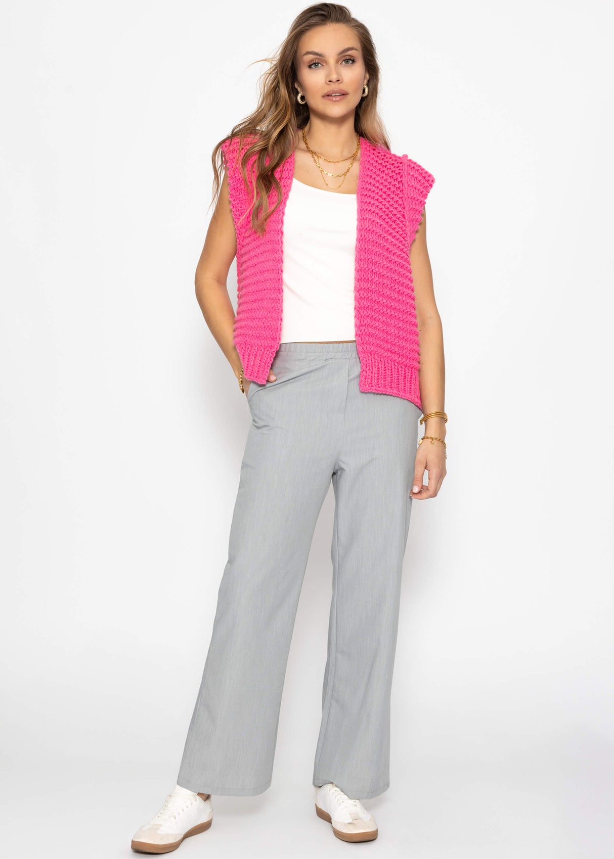 Ärmellose Strickweste mit strukturierten Schultern - pink