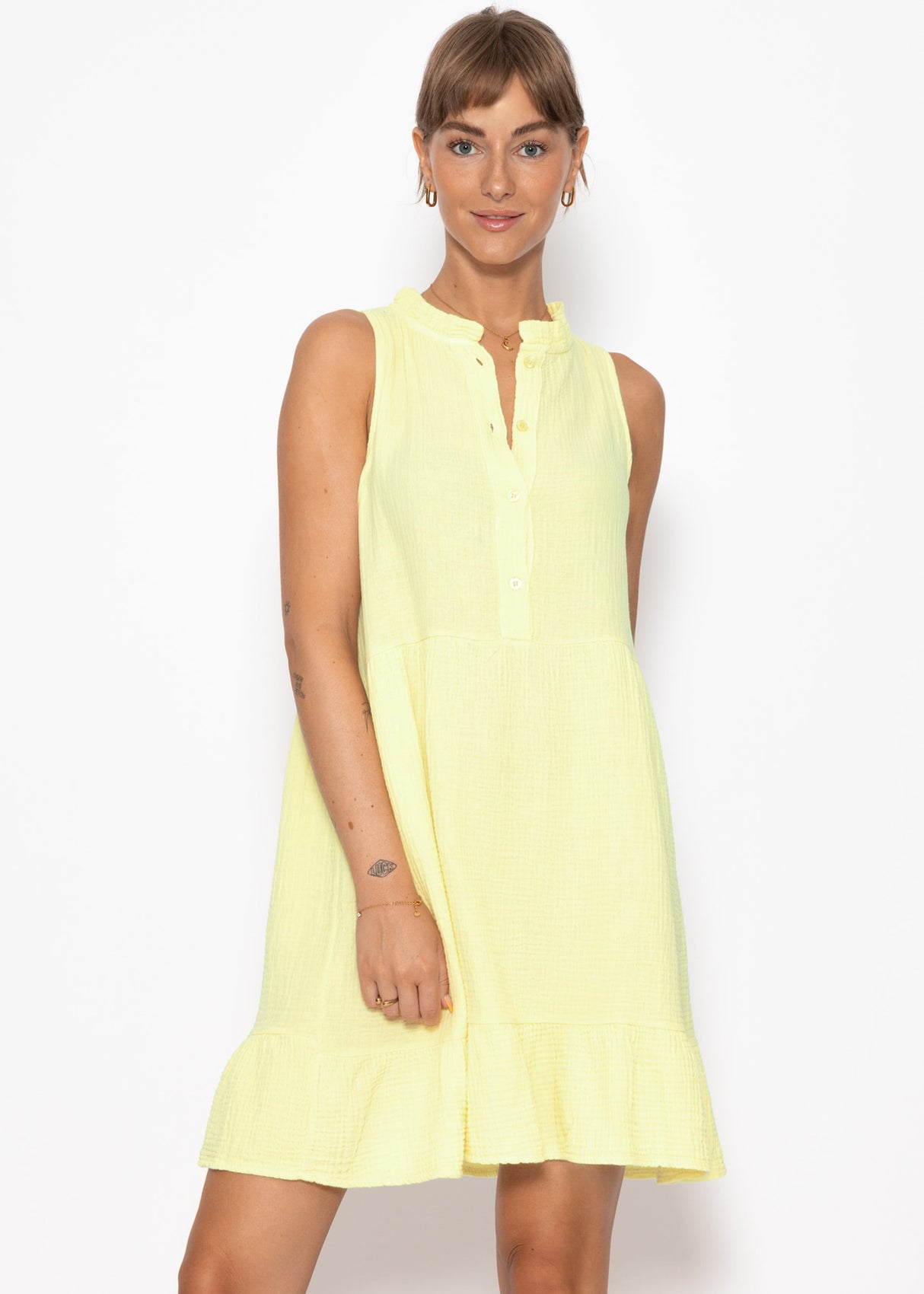 Ärmelloses Musselin Kleid mit Volants - buttergelb