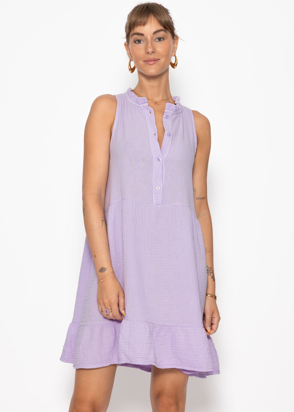 Ärmelloses Musselin Kleid mit Volants - flieder