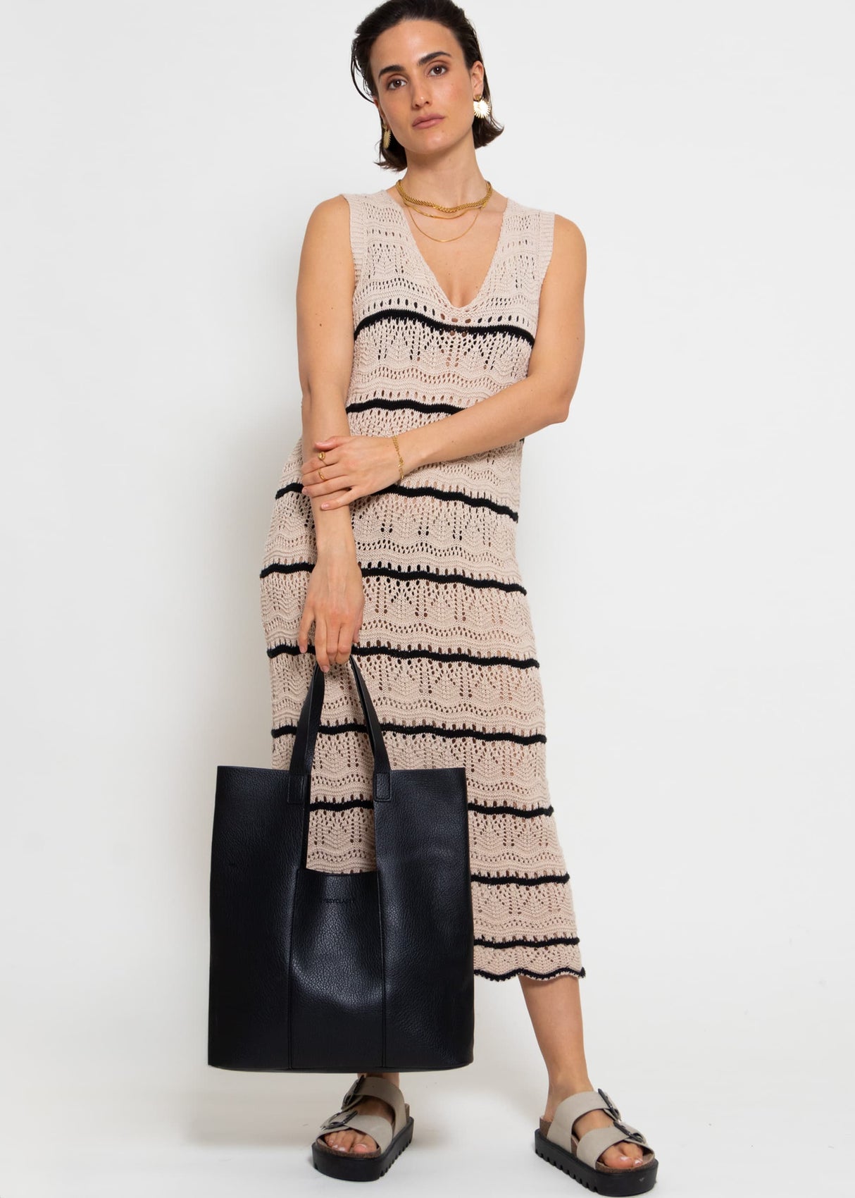Ärmelloses Strickkleid mit Strukturmuster - beige-schwarz