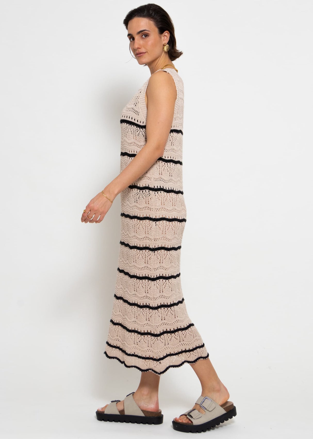 Ärmelloses Strickkleid mit Strukturmuster - beige-schwarz