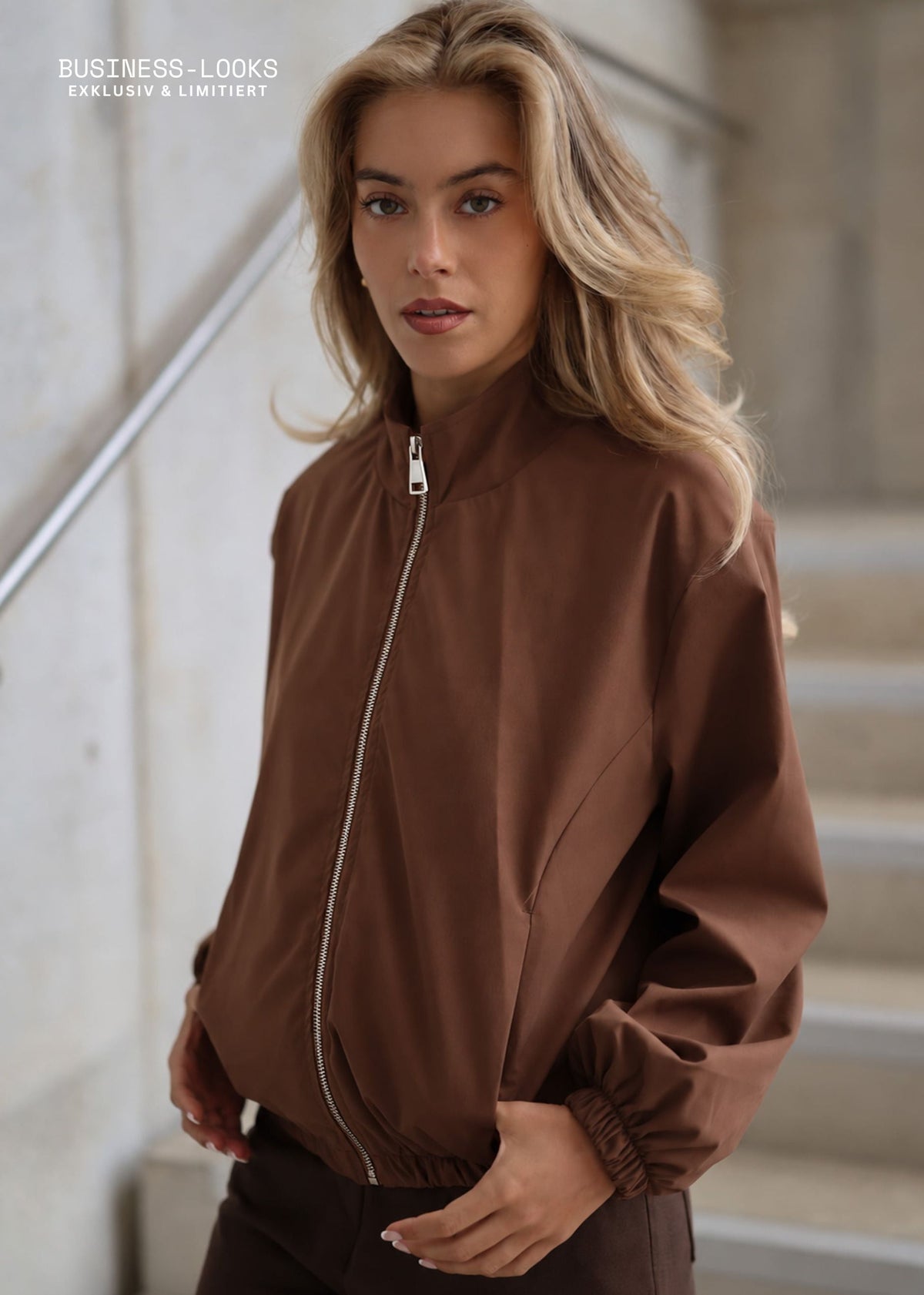 Blousonjacke mit elastischem Bund - braun