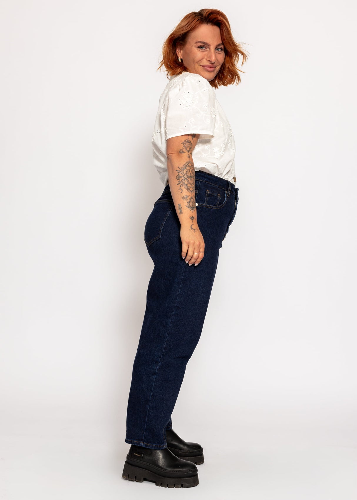 Bluse mit kurzen Ärmeln und Stickerei - offwhite