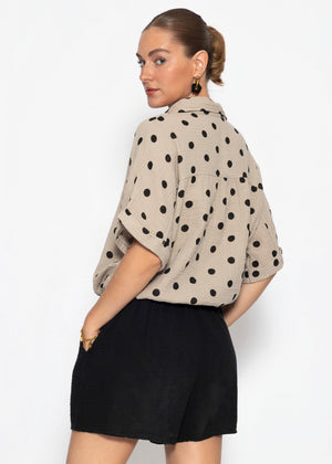 Bluse mit Zugband und Punkten - taupe