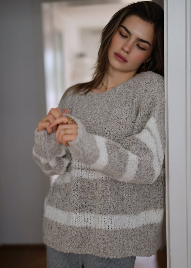 Bouclé Pullover mit Streifenmuster - greige